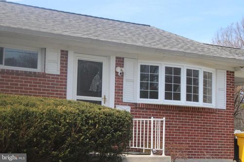 402 Glenmont Ave, GLEN BURNIE, MD, 21061-2049 | Card Image