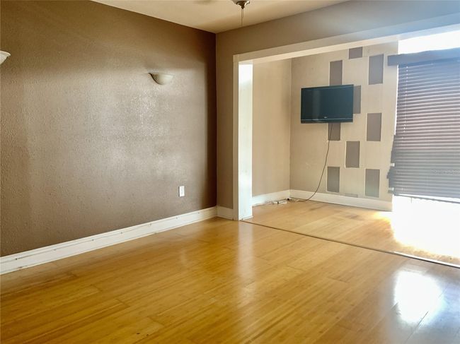 APT-233 - 151 N Orlando Ave, Condo with 2 bedrooms, 1 bathrooms and null parking in WINTER PARK FL | Image 12