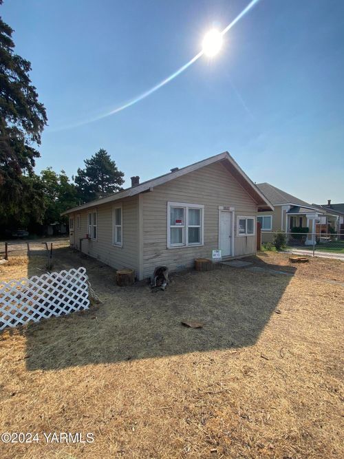 801 S Satus Ave, Wapato, WA, 98951 | Card Image