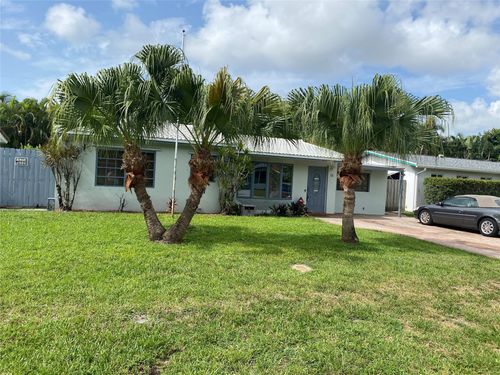 38 Ne 29th St, Wilton Manors, FL, 33334-1043 | Card Image