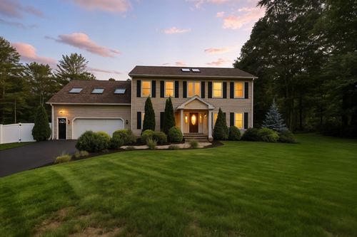 23 Pine Knl, Southwick, MA, 01077-9342 | Card Image
