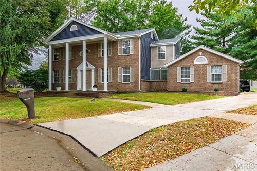 1112 English Saddle Road, Florissant, MO, 63034 | Card Image