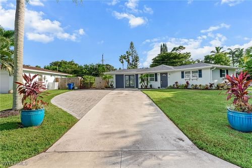 9792 Tonya Ct, BONITA SPRINGS, FL, 34135-4705 | Card Image