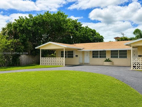 2051 Ne 25th Ave, Pompano Beach, FL, 33062-3033 | Card Image