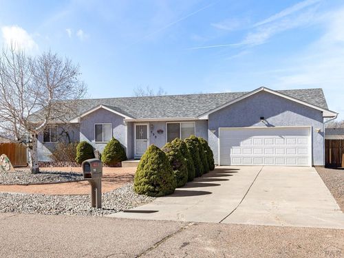 735 S Sterling Dr, Pueblo West, CO, 81007-7546 | Card Image