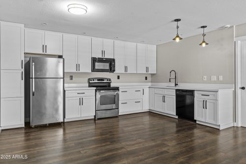 k16-5525 E Thomas Rd, Phoenix, AZ, 85018-8126 | Card Image