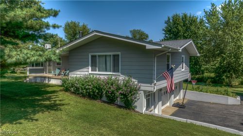 18233 Quarry Rd, Wellington, OH, 44090-9459 | Card Image