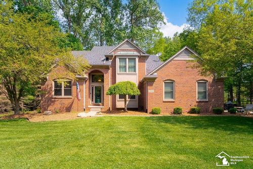 8584 Sherwood Dr Drive, Grosse Ile Township, MI, 48138 | Card Image