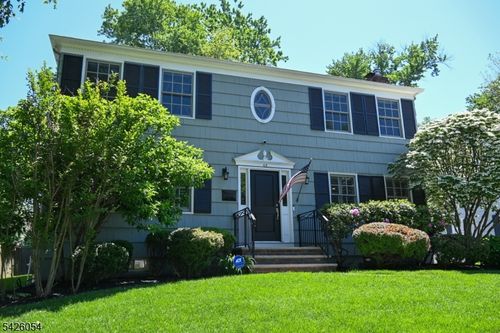 48 Canoe Brook Pkwy, Summit, NJ, 07901-1434 | Card Image