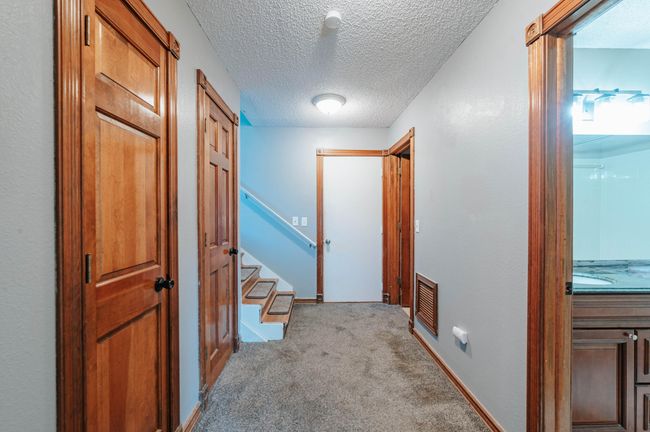Lower level Hallway | Image 10