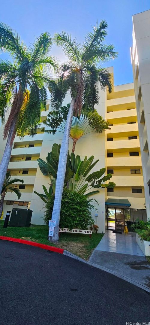 apt-306-1054 Green St, Honolulu, HI, 96822-3692 | Card Image