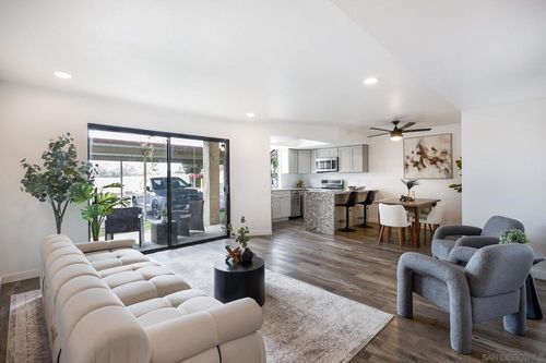 5-440 Citracado Pkwy, Escondido, CA, 92025-6470 | Card Image