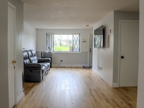 2-2 Sterling Ln, Haverhill, MA, 01835-8402 | Card Image
