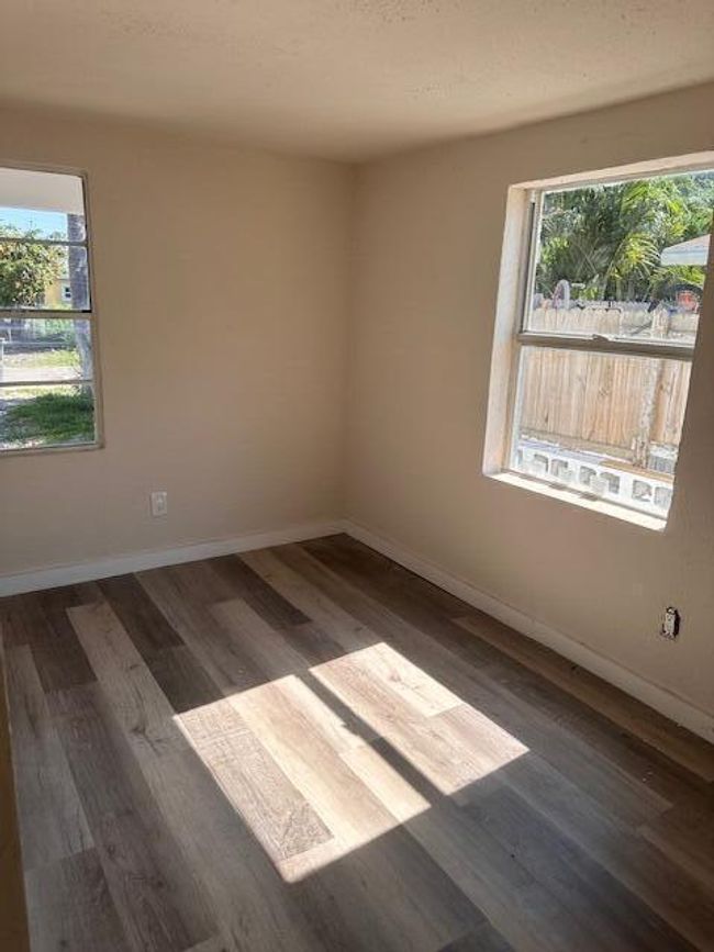 1134 Peak Rd, House other with 2 bedrooms, 2 bathrooms and null parking in Lantana FL | Image 6