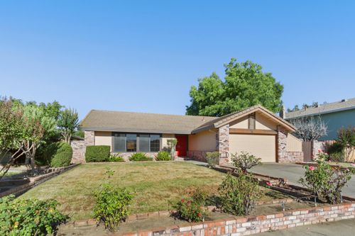 9924 Meadow Oak Circle, Elk Grove, CA, 95624 | Card Image