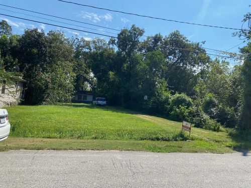 893 Wall St, Houston, TX, 77088-7940 | Card Image