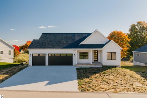 4311 Apple Tree Ln, Traverse City, MI, 49685-7401 | Card Image
