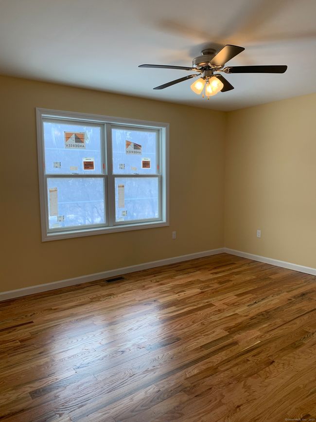 Master Bedroom (alt) | Image 10