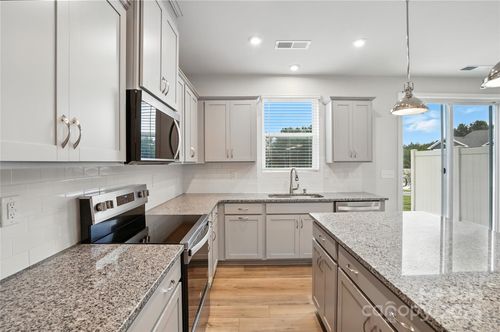 323 Laura Elizabeth Ln, Clover, SC, 29710-8275 | Card Image