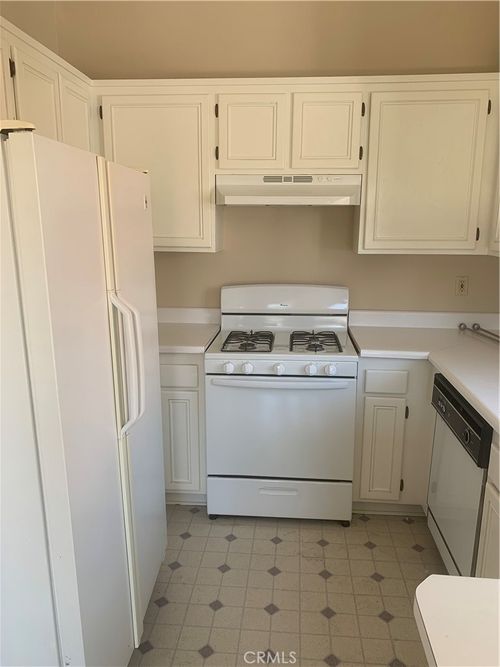 464-18107 Erik Ct, Canyon Country, CA, 91387 | Card Image