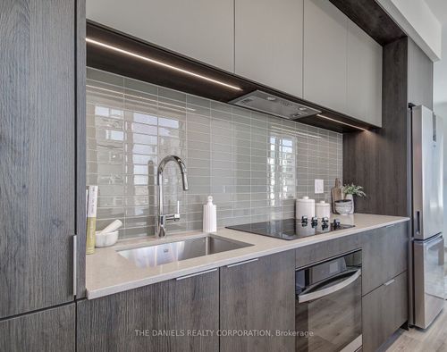 3206-395 Square 1 Dr, Mississauga, ON, L5B0P6 | Card Image