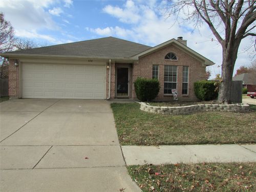 6702 Canyon Creek Dr, Arlington, TX, 76001-7489 | Card Image
