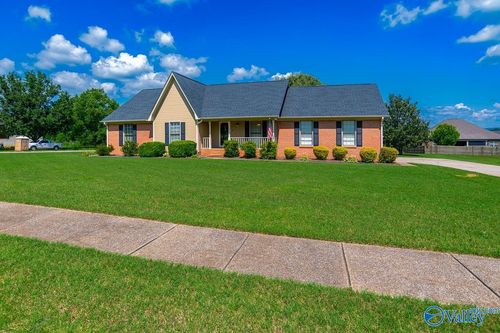 129 Granger Ln, Huntsville, AL, 35811-8855 | Card Image