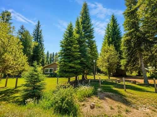 106 Forest Pl, Donnelly, ID, 83615-5047 | Card Image