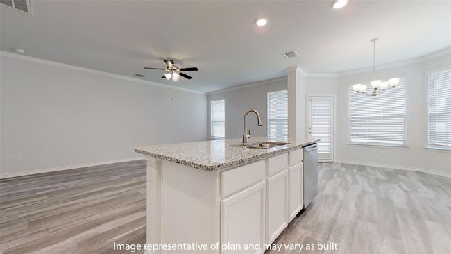 604 Sydney Blvd, House other with 5 bedrooms, 3 bathrooms and 3 parking in Thorndale TX | Image 4