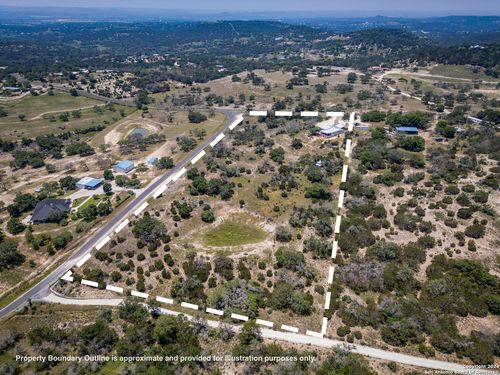 111 Stoney Hills Rd, Center Point, TX, 78010-5532 | Card Image