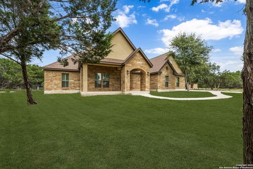 101 Windridge Dr, Boerne, TX, 78006-7869 | Card Image