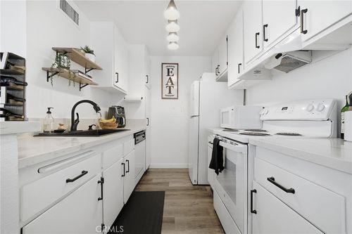 unit-233-23515 Lyons Ave, Valencia, CA, 91355-3077 | Card Image