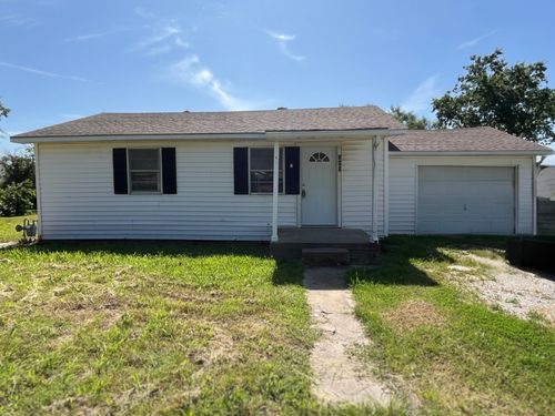 300 E 6th St, Krum, TX, 76249-5302 | Card Image