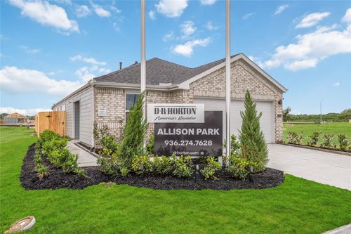 5208 Greengrass Willow Way, Houston, TX, 77048 | Card Image
