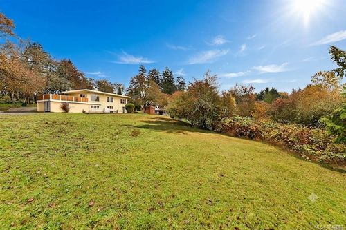 4589 Scarborough Rd, Saanich, BC, V8Z5N6 | Card Image
