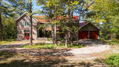 733 White'S Falls Rd, Port Severn, ON, L0K1S0 | Card Image