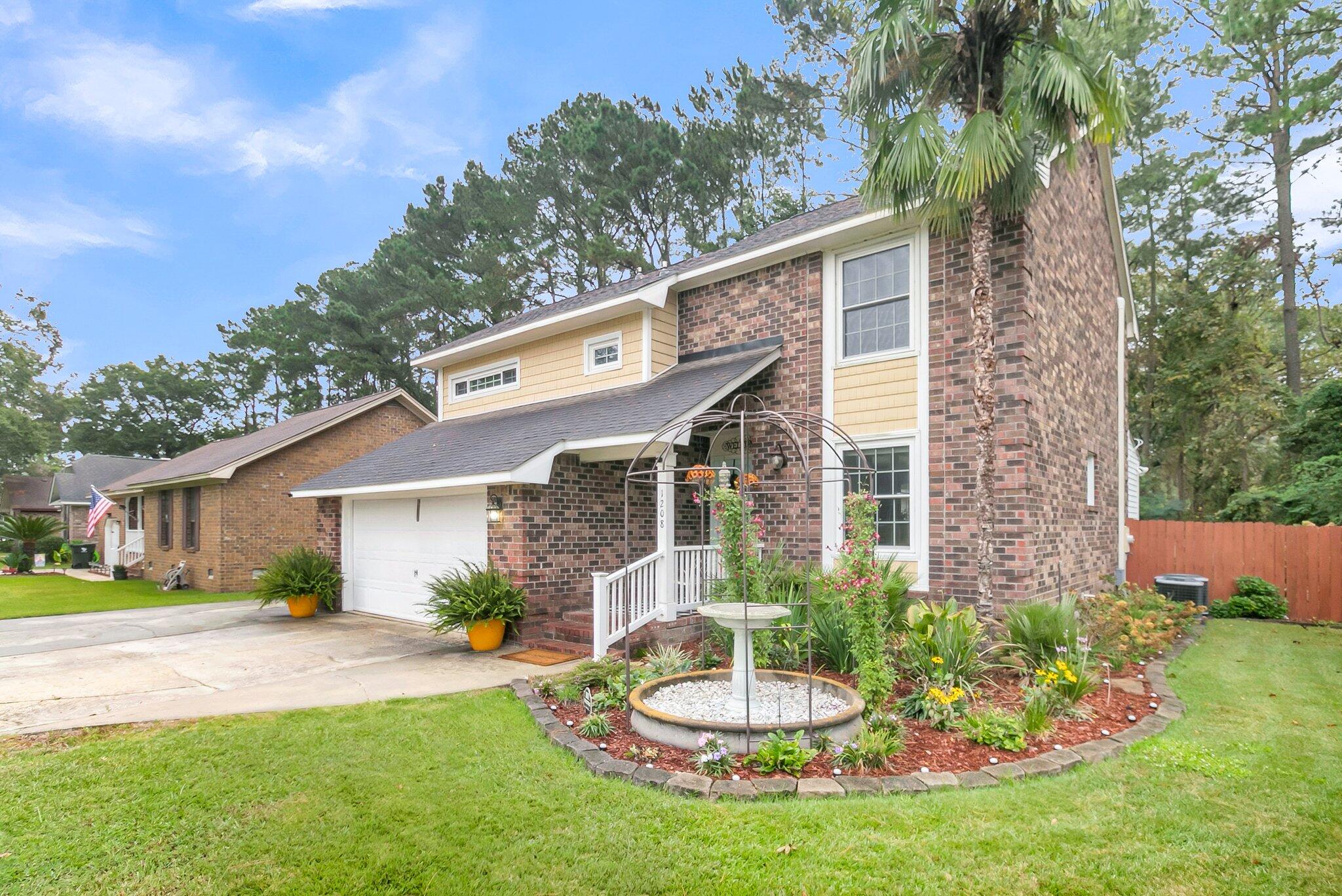Scotch Pine Ln, Ladson, SC 29456