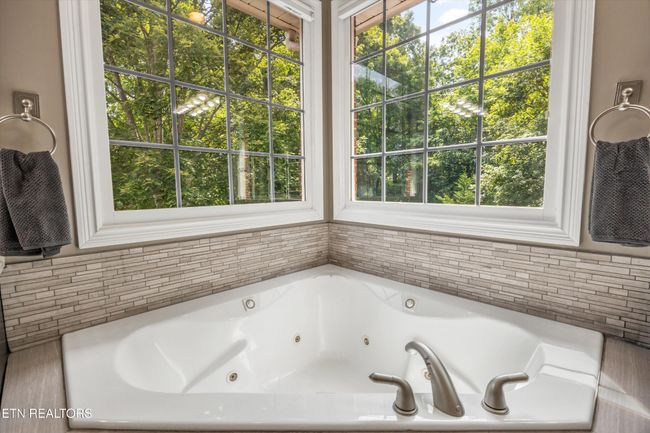 108 Center Park Ln, House other with 5 bedrooms, 5 bathrooms and 3 parking in Oak Ridge TN | Image 24