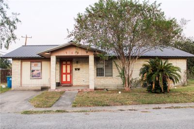 710 N Filmore Street, House other with 3 bedrooms, 1 bathrooms and null parking in Beeville TX | Image 1