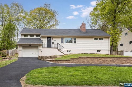 62 Elmwood Ter, Wayne, NJ, 07470-4334 | Card Image