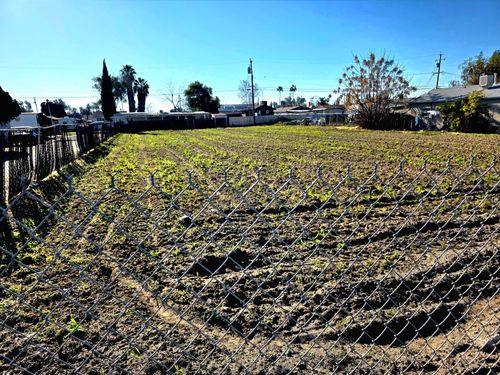 2331 W Front St, Selma, CA, 93662-3411 | Card Image