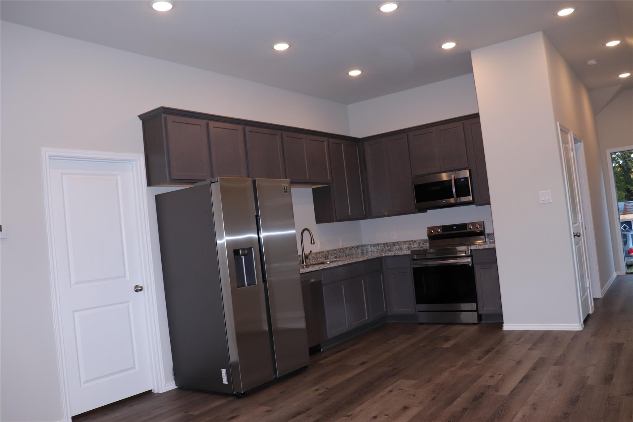 Residential Lease in Willis 4