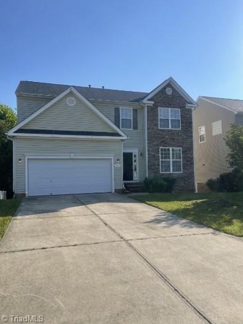 3713 Single Leaf Cir, High Point, NC, 27265-9453 | Card Image
