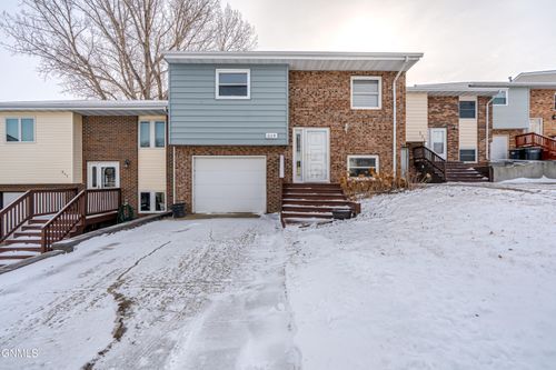 519 Marilyn Dr, Mandan, ND, 58554-2370 | Card Image