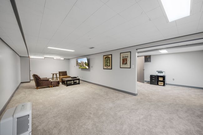 Finished basement | Image 17