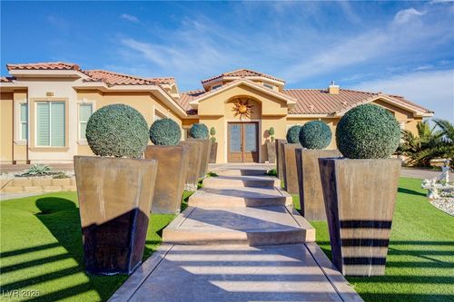 372 Beesley Dr, Las Vegas, NV, 89110-5006 | Card Image