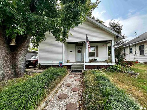 305 W Lincoln St, Harrisburg, IL, 62946-2007 | Card Image