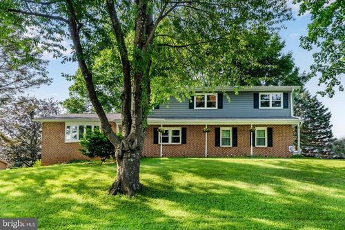 6 Dandelion Dr, BOILING SPRINGS, PA, 17007-9735 | Card Image