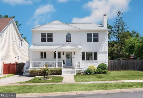 6401 Winnepeg Rd, BETHESDA, MD, 20817-1659 | Card Image