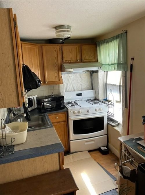 2-2 Johnny Ct, Boston, MA, 02111-1406 | Card Image
